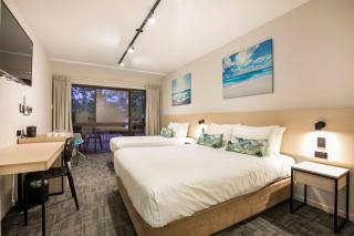 Nightcap at Kawana Waters Hotel - 0