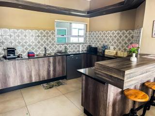 Chinook 3 Bedroom Penthouse Apartment - Swakopmund - 4