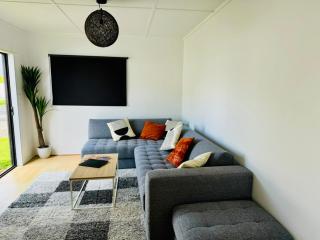 The Bach - Spa Pool, Pets, Scooters & Family Friendly - Whitianga - 9