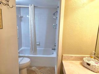 Wake Up To Waves 1 BR Direct Oceanfront, 1st Floor - Daytona Beach - 8