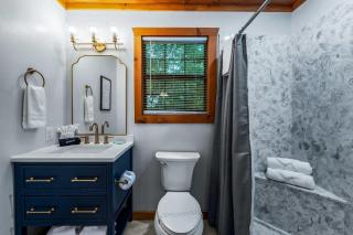 Serene Escape Minutes from Smoky Mountain Fun - Pigeon Forge - 4