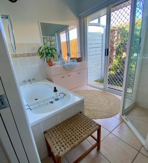 Coastal Escape - Maroochydore - 3