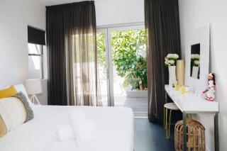 Lifestyle and Location on 'The Island' at Kawana - Parrearra - 8