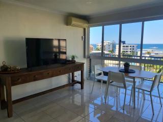 Location at Its Best - Ocean Views & Private Rooftop - Caloundra - 0