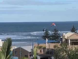 Location at Its Best - Ocean Views & Private Rooftop - Caloundra - 7