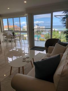 Location at Its Best - Ocean Views & Private Rooftop - Caloundra - 5