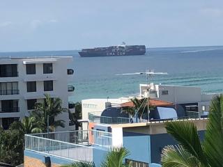 Location at Its Best - Ocean Views & Private Rooftop - Caloundra - 2