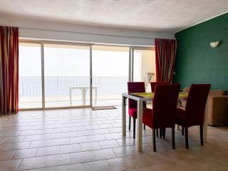 Elegant Oceanfront Apartment with Coastal Charm S11 - Sliema - 8