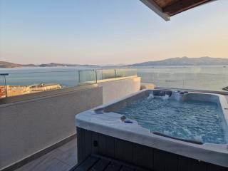 Penthouse with Jackuzy - Saranda - 0