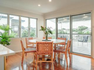 Moffat Beach Gem - Steps to Surf, Trails, Cafes - Caloundra - 4