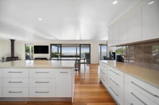 Flaxton Garden Home with Spectacular Coastal Views - Montville - 6