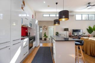Delightful Dicky Beach Holiday House - Caloundra - 8