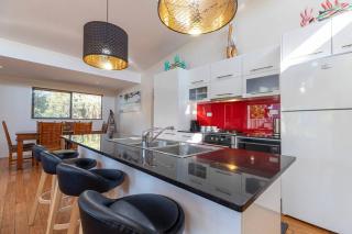 Delightful Dicky Beach Holiday House - Caloundra - 2