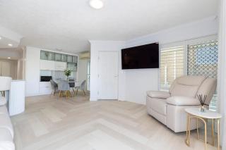 Salt & Sky - Kawana Rooftop Beach Break - Buddina - 2