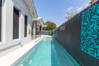 Bribie Breeze Family Retreat with Pool & BBQ - Bongaree - 0