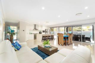 Bribie Breeze Family Retreat with Pool & BBQ - Bongaree - 9