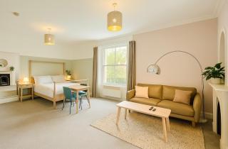 Central studio flat with parking permit - Bath - 0