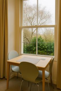 Central studio flat with parking permit - Bath - 3