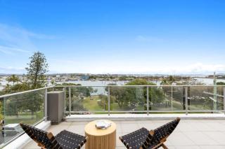 Point Cartwright Penthouse - Ocean and River Views - Buddina - 0