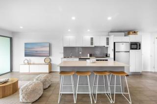 Point Cartwright Penthouse - Ocean and River Views - Buddina - 7