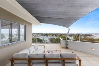 Point Cartwright Penthouse - Ocean and River Views - Buddina - 5