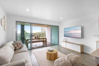 Point Cartwright Penthouse - Ocean and River Views - Buddina - 3