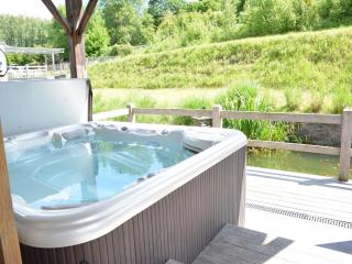 Villa with hot tub and sauna, cleaning included - Bièvre - 0
