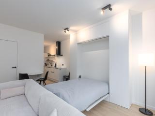 Stylish Home, Central Location, cleaning included - 8