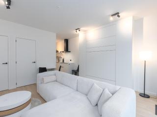 Stylish Home, Central Location, cleaning included - 5