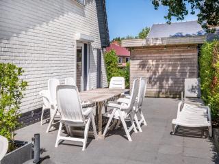 Villa in Koksijde with Sunny Terrace, cleaning included - Koksijde - 4