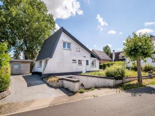 Villa in Koksijde with Sunny Terrace, cleaning included - Koksijde - 1