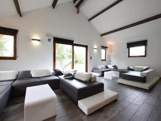 Holiday Home in Ardennes with Pool & Jacuzzi, cleaning included - La-Roche-en-Ardenne - 2