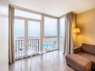 Apartment by Belgian Coast with Beach Views, cleaning included - Oostduinkerke - 5