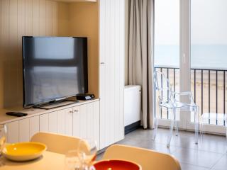 Apartment by Belgian Coast with Beach Views, cleaning included - Oostduinkerke - 4