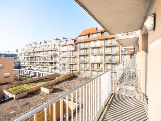 Apartment by the Coast with Sunny Terrace, cleaning included - Oostduinkerke - 5