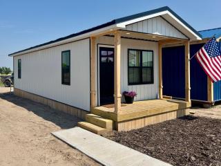Frontier Suites - Wolf Creek - 9