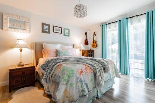 Luxury Vacation House with Breathtaking Soundview - 3