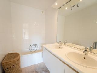 Apartment by Belgian Coast with Sun Terrace, cleaning included - Oostduinkerke - 1