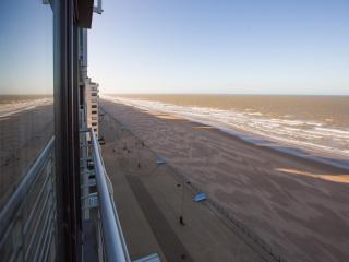 Coastal Getaway w Garage, cleaning included - 0