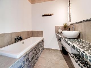 Biron Home with Barrel Sauna, cleaning included - Érezée - 1