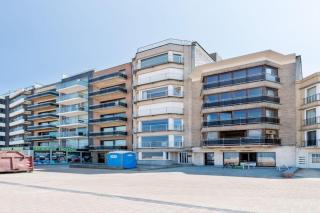 Apartment on Sea Wall with Stunning Views, cleaning included - Koksijde - 4