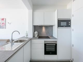 Apartment on Sea Wall with Stunning Views, cleaning included - Koksijde - 8