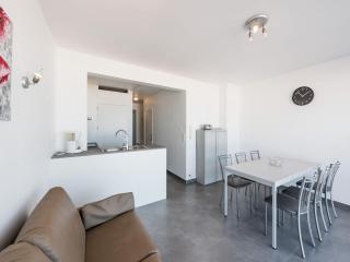 Apartment on Sea Wall with Stunning Views, cleaning included - Koksijde - 2