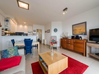 Apartment in Koksijde with Stunning Sea View, cleaning included - Koksijde - 9