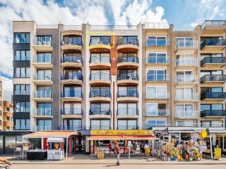 Apartment by Zeedijk with Sea View, cleaning included - Koksijde - 9