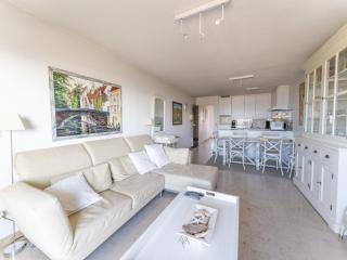 Apartment on Beach near Town Center, cleaning included - Oostduinkerke - 9