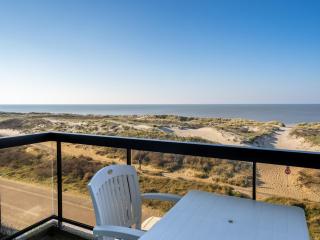 Apartment on Beach near Town Center, cleaning included - Oostduinkerke - 7