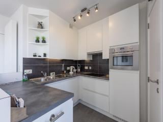 Stylish 2-Bedroom with Terrace, cleaning included - 1