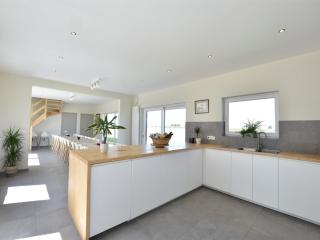Mansion in Roesbrugge with Garden, cleaning included - Beveren - 0