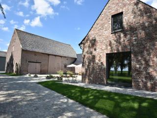 Mansion in Roesbrugge with Garden, cleaning included - Beveren - 4